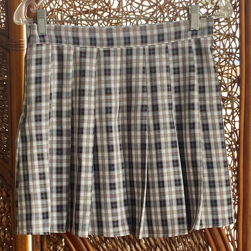 Better Be Blue and White Plaid Mini Skirt Pleated Size Large Great Condition!